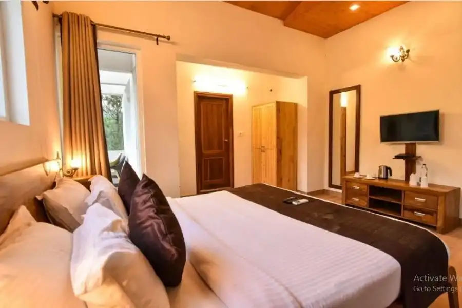 Jungle Lodge Resort Shimla Presidential villa room